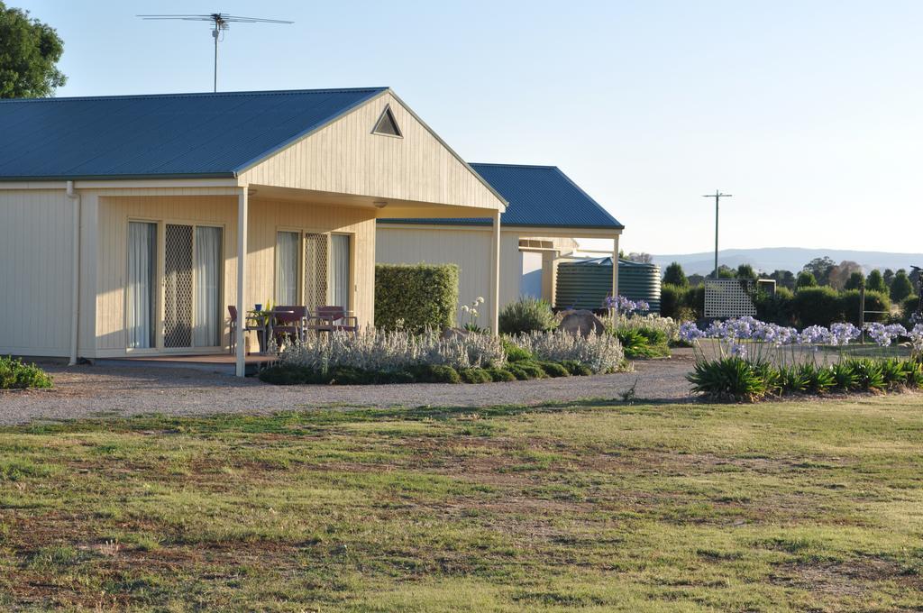 Milawa Muscat Retreat B&B エクステリア 写真